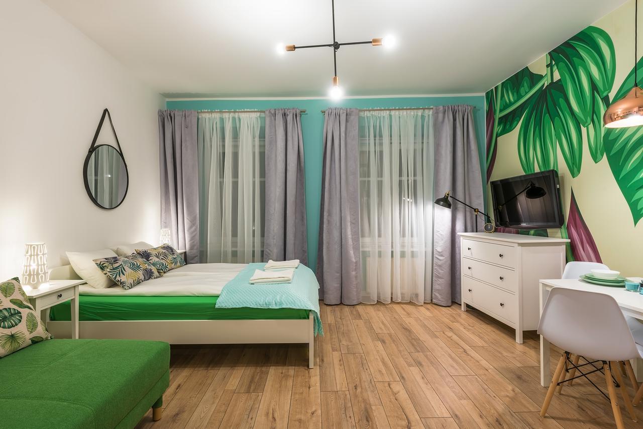 Around Market Square Apartments คราคูฟ ภายนอก รูปภาพ