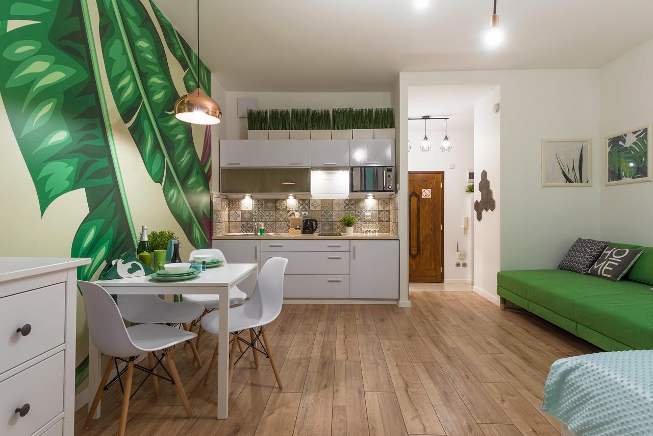 Around Market Square Apartments คราคูฟ ภายนอก รูปภาพ