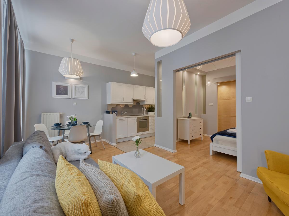 Around Market Square Apartments คราคูฟ ภายนอก รูปภาพ