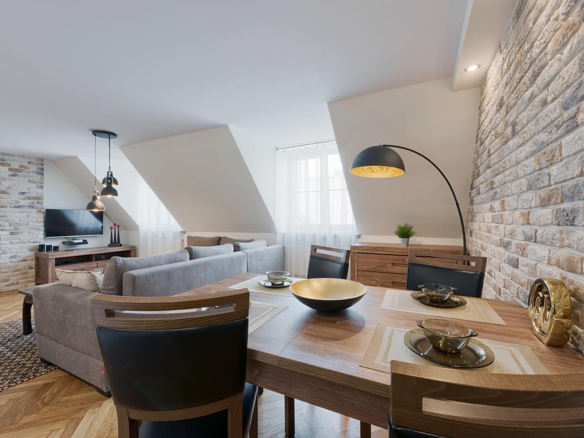 Around Market Square Apartments คราคูฟ ภายนอก รูปภาพ