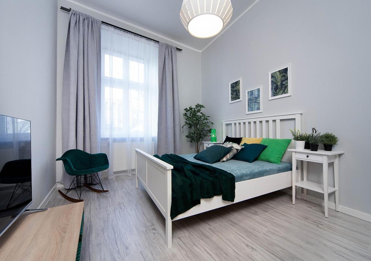 Around Market Square Apartments คราคูฟ ภายนอก รูปภาพ