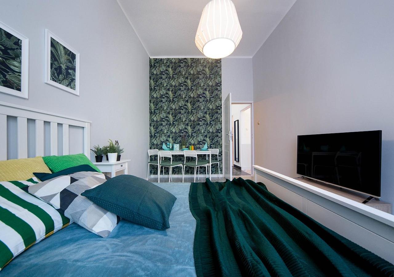 Around Market Square Apartments คราคูฟ ภายนอก รูปภาพ