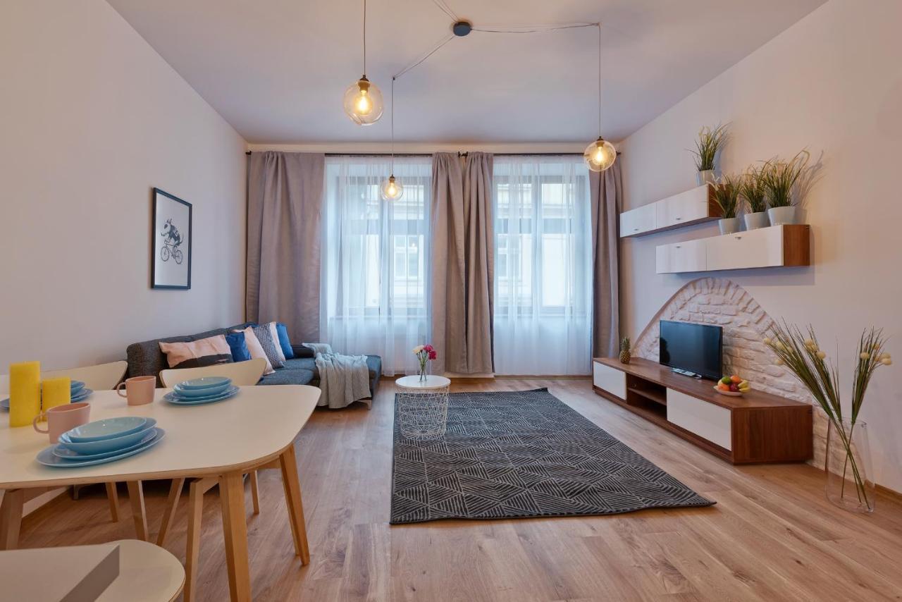 Around Market Square Apartments คราคูฟ ภายนอก รูปภาพ